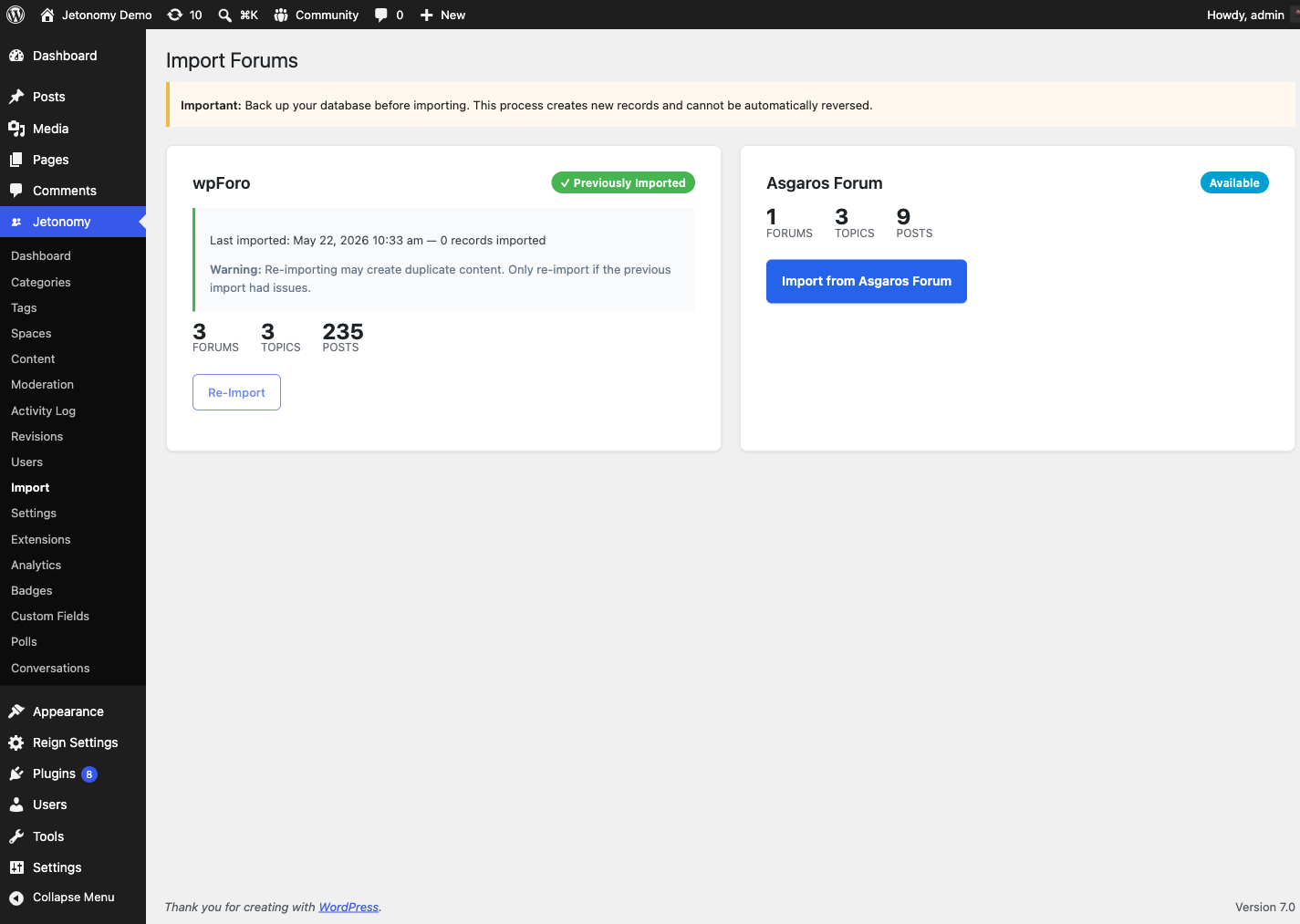 Jetonomy Import screen showing detected forum sources with stat previews and Import buttons